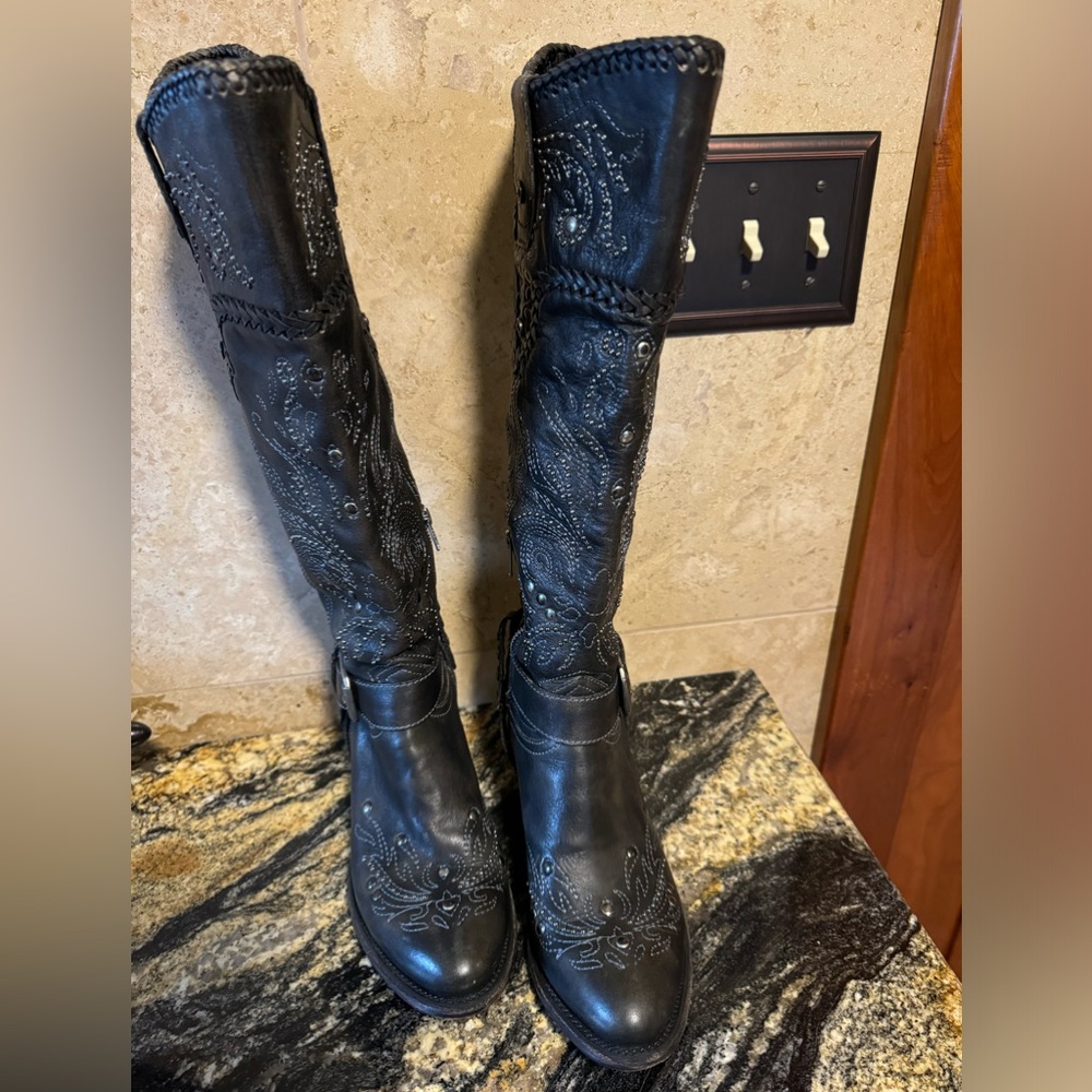 Black Star Cowboy Boots